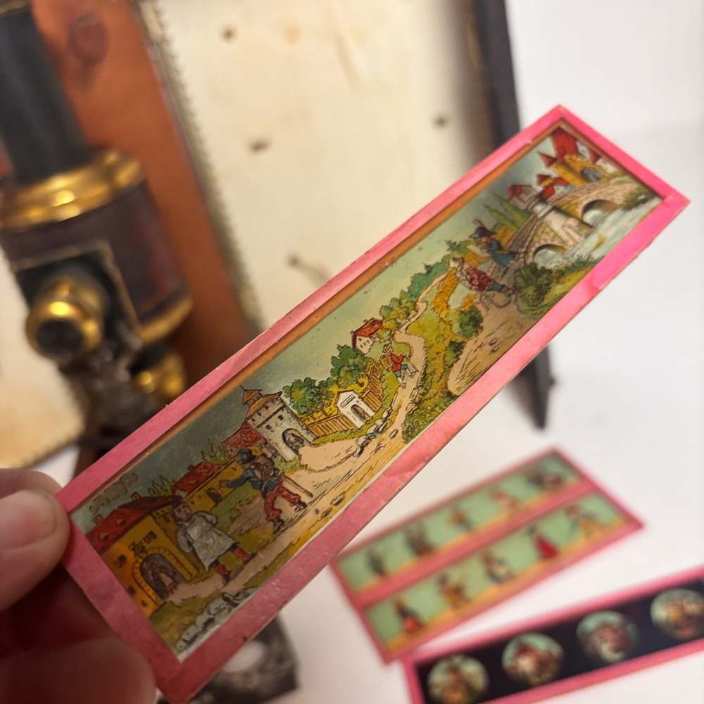 Antique Lanterna Magica Magic Lantern German Projector Set with Glass Slides Box - Picture 16 of 16